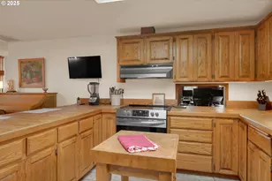 1853 Ridge Water Dr, Sutherlin, OR 97479 - Photo 9