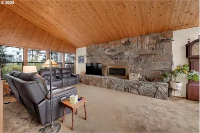 1853 Ridge Water Dr, Sutherlin, OR 97479 - Photo 5