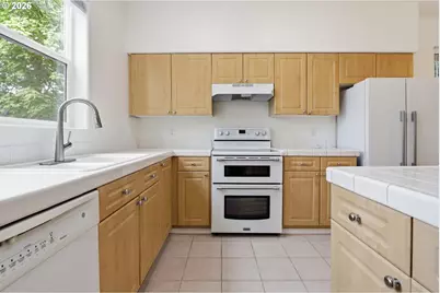 10545 SW Cougar Ln, Beaverton, OR 97008 - Photo 11