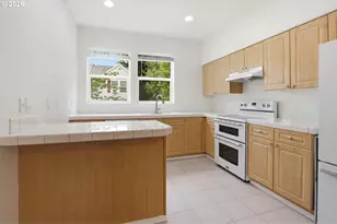 10545 SW Cougar Ln, Beaverton, OR 97008 - Photo 9