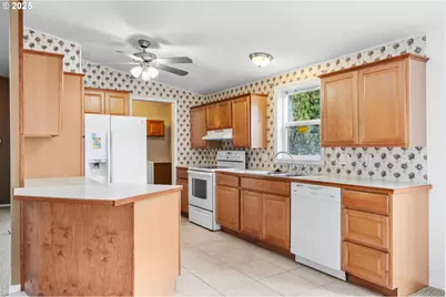 114 Marino Dr, Coos Bay, OR 97420 - Photo 13