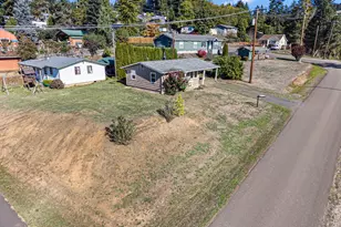532 2nd St, Elkton, OR 97436 - Photo 39