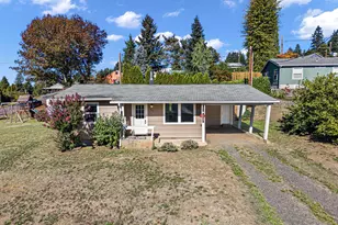 532 2nd St, Elkton, OR 97436 - Photo 3
