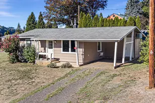 532 2nd St, Elkton, OR 97436 - Photo 7
