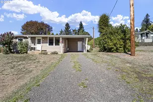532 2nd St, Elkton, OR 97436 - Photo 9