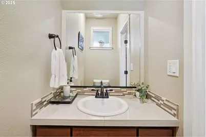 1214 S 11th Pl, Cornelius, OR 97113 - Photo 15