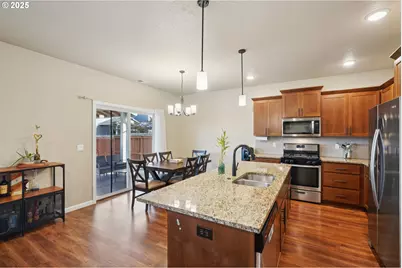 1214 S 11th Pl, Cornelius, OR 97113 - Photo 11