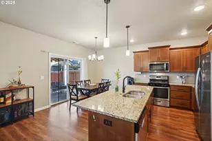 1214 S 11th Pl, Cornelius, OR 97113 - Photo 11