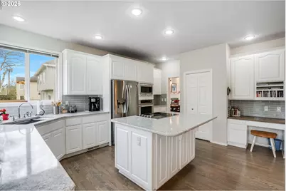 312 NW Pacific Grove Dr, Beaverton, OR 97006 - Photo 9