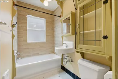 1509 NE 10th Ave #304, Portland, OR 97232 - Photo 9