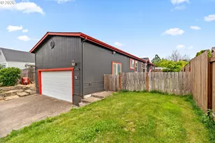977 Island St, Springfield, OR 97477 - Photo 3