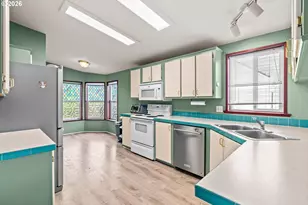 977 Island St, Springfield, OR 97477 - Photo 13