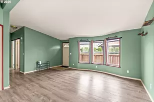 977 Island St, Springfield, OR 97477 - Photo 7