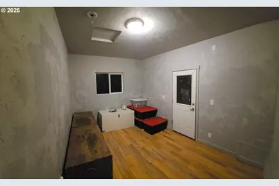 460 Meadow Ln, Creswell, OR 97426 - Photo 31