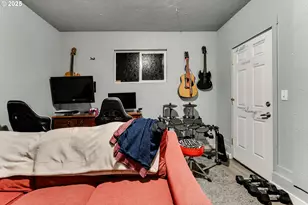 460 Meadow Ln, Creswell, OR 97426 - Photo 13