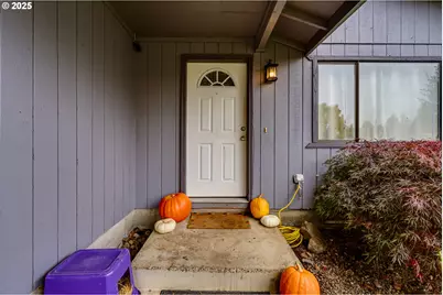 460 Meadow Ln, Creswell, OR 97426 - Photo 3