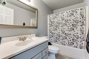 460 Meadow Ln, Creswell, OR 97426 - Photo 19