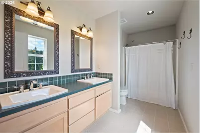 2420 Ivy Ln, Kelso, WA 98626 - Photo 15
