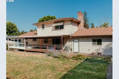750 W Francis St, Roseburg, OR 97471 - Photo 23