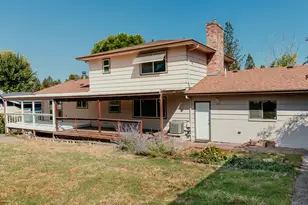750 W Francis St, Roseburg, OR 97471 - Photo 23