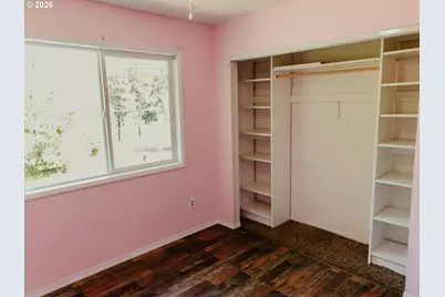 750 W Francis St, Roseburg, OR 97471 - Photo 17