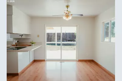 750 W Francis St, Roseburg, OR 97471 - Photo 5