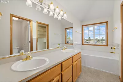 9260 SW Skokomish Ln, Tualatin, OR 97062 - Photo 21