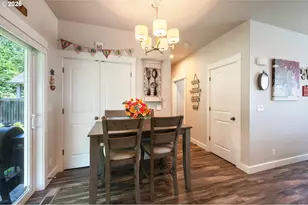 987 Pennington Ct, Eugene, OR 97404 - Photo 9