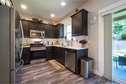 987 Pennington Ct, Eugene, OR 97404 - Photo 7