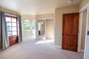 86104 Sells View Dr, Eugene, OR 97402 - Photo 13