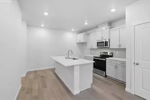 421 SW 31st St, Battle Ground, WA 98604 - Photo 3