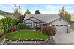 237 Cambridge Dr, Sutherlin, OR 97479 - Photo 3