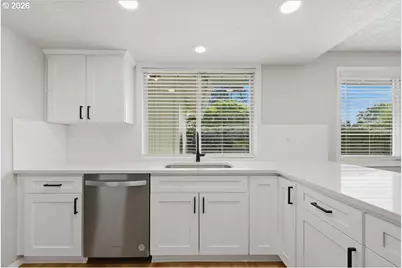 6206 NW Cherry St, Vancouver, WA 98663 - Photo 11