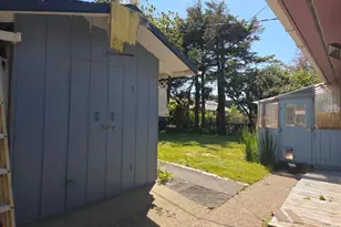 1035 Pacific Ave, Coos Bay, OR 97420 - Photo 7
