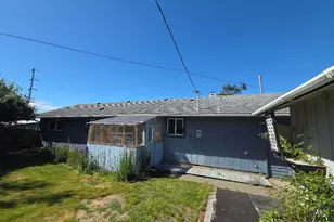 1035 Pacific Ave, Coos Bay, OR 97420 - Photo 9