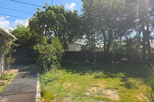 1035 Pacific Ave, Coos Bay, OR 97420 - Photo 5