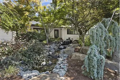 2710 SW Maple Ln, Portland, OR 97225 - Photo 3