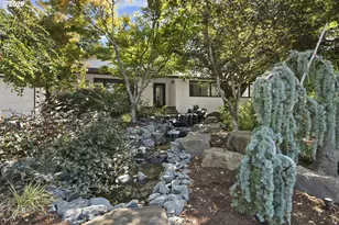 2710 SW Maple Ln, Portland, OR 97225 - Photo 3