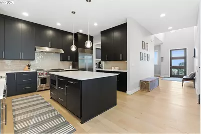 2123 S Military Rd, Portland, OR 97219 - Photo 15