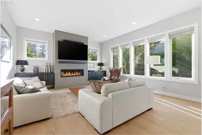 2123 S Military Rd, Portland, OR 97219 - Photo 11