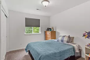 12516 SE Madison St, Portland, OR 97233 - Photo 31
