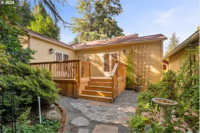 8922 SW Capitol Hwy, Portland, OR 97219 - Photo 35