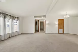 3700 Babcock Ln, Eugene, OR 97401 - Photo 7