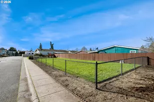 3700 Babcock Ln, Eugene, OR 97401 - Photo 39