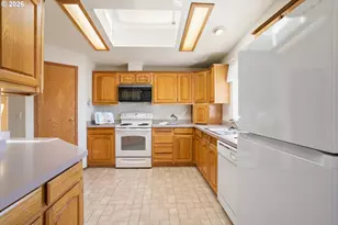 3700 Babcock Ln, Eugene, OR 97401 - Photo 13