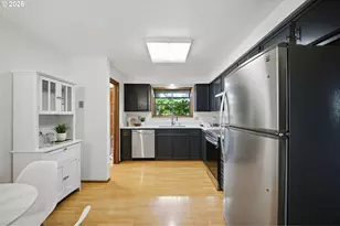 2466 Erin Way, Eugene, OR 97408 - Photo 15