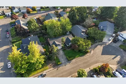 2466 Erin Way, Eugene, OR 97408 - Photo 37