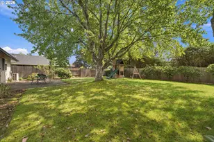 2466 Erin Way, Eugene, OR 97408 - Photo 35