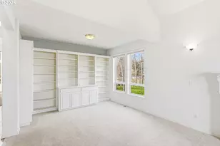 331 NE Hillwood Dr, Hillsboro, OR 97124 - Photo 3