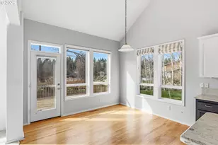 331 NE Hillwood Dr, Hillsboro, OR 97124 - Photo 9